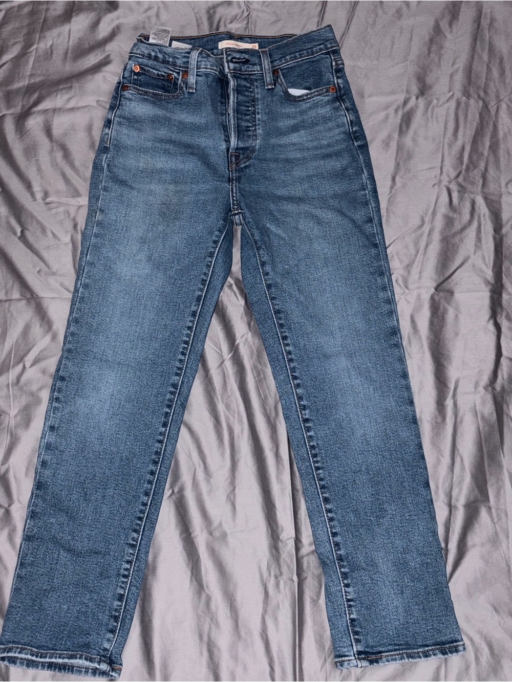 Levi's Straight Leg Women's Jeans in Blue Wash